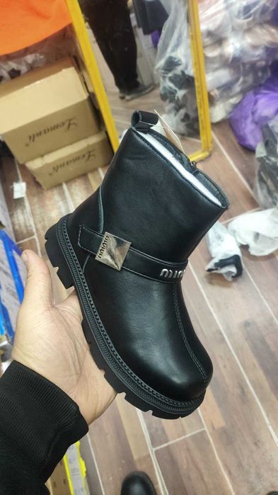 Новые сапоги для девочки