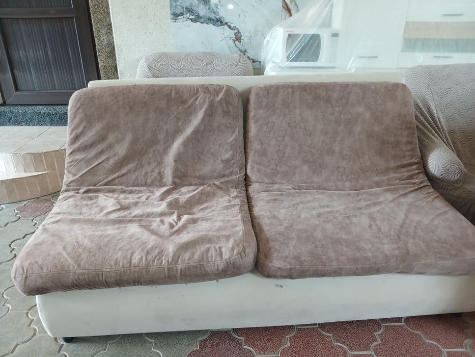 Диван                      .