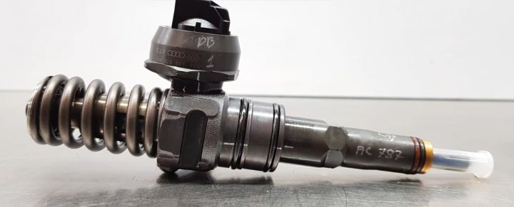 Injector  BA (litere mari) 038130073ag Audi A4 B5 (facelift) seria