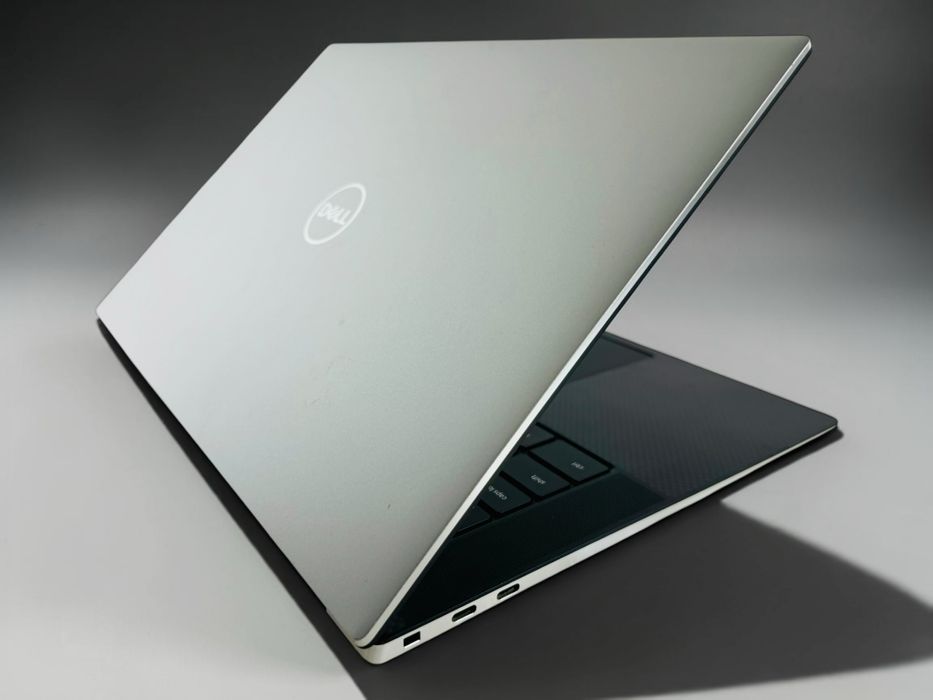DELL XPS 9500 15.6' Full HD+ Core i7-10750H 16GB DDR4 512GB NVMe Win 11 Nvidia GTX 1650 Ti 4GB Супер състояние! Гаранция!
