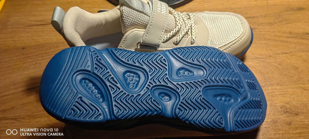 adidasi copii  noi marimea 34