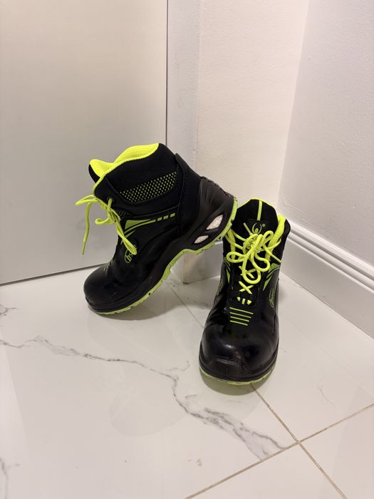 Bocanci cu fier in bot unisex marimea 40