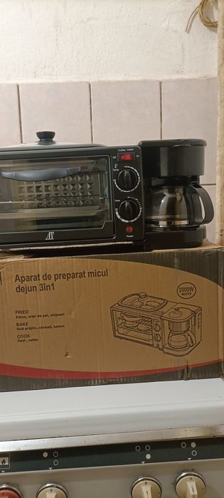 Cuptor 3 in 1,,,Nou,de 2000w,Super, pentru mic dejun.