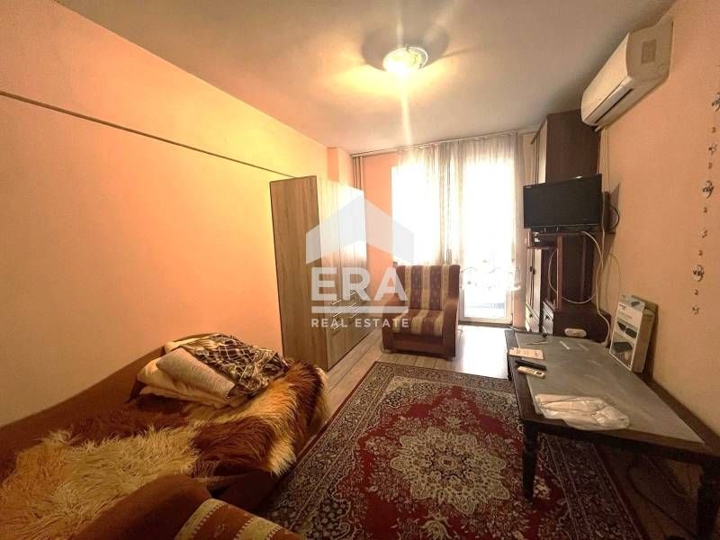 Тристаен апартамент в кв. Редута, София