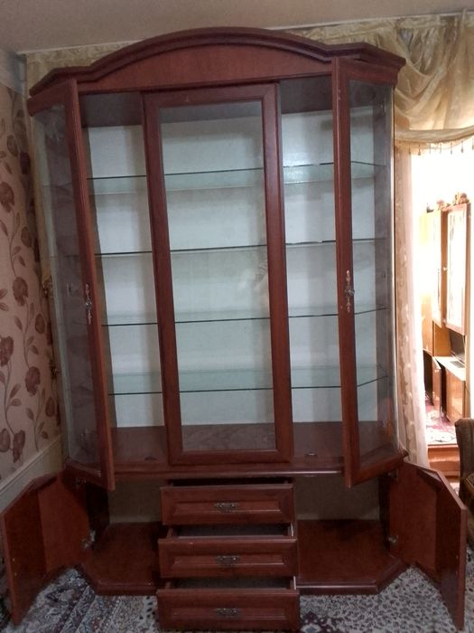 Продается Комод Сервант