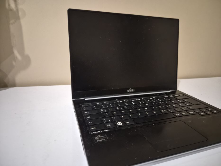 Лаптоп Fujitsu Lifebook U772
