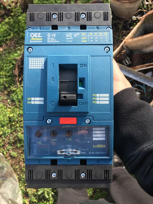 Автоматичен прекъсвач Elmark DS1-400 и прекъсвач OEZ