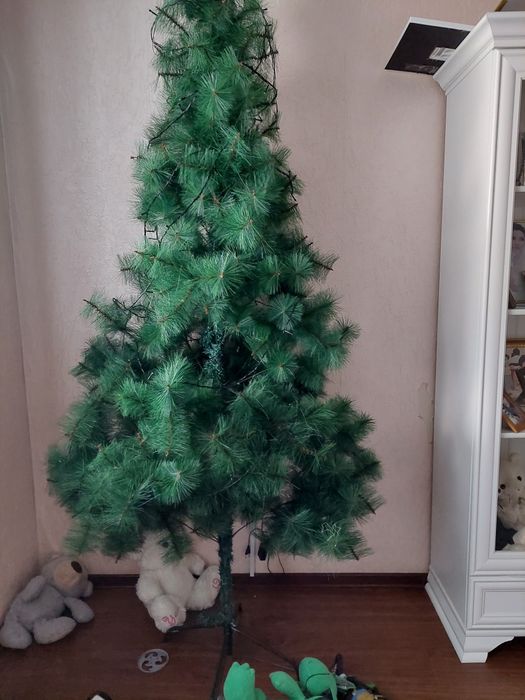 Продам ёлку искусственную