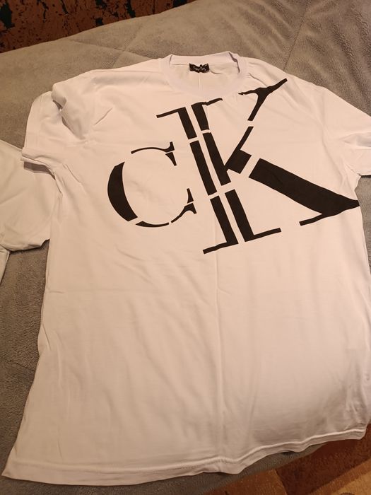 Два броя тениски състояние ново