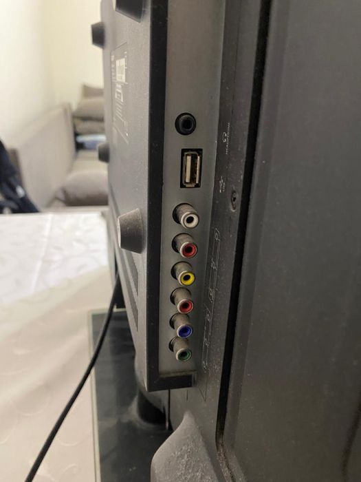 Телевизор dexp( нет смарт тв)