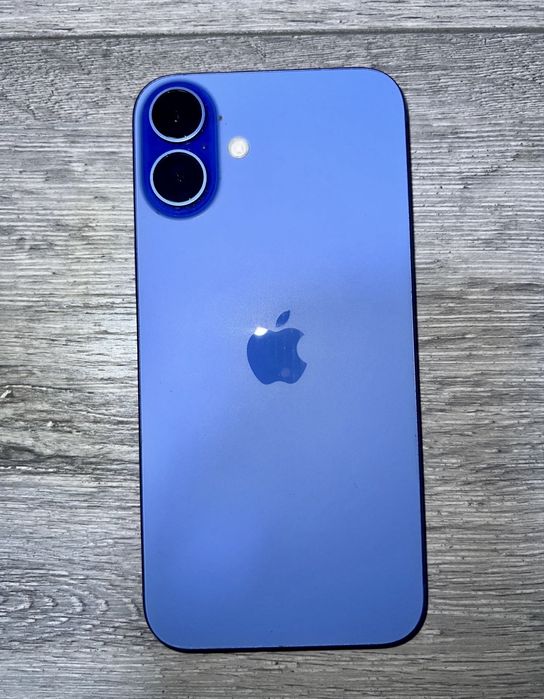 Vând iPhone 16 Plus Ultramarine