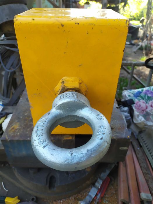 Хомут для труб диаметром 130 мм