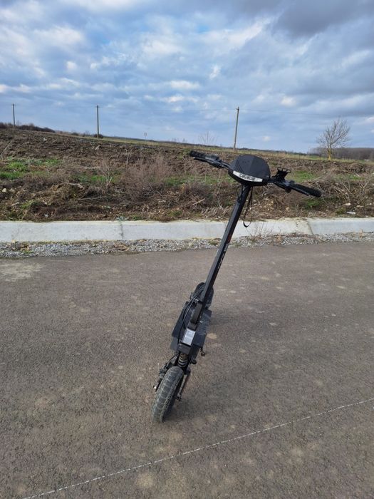 Vând trotineta electrica myria