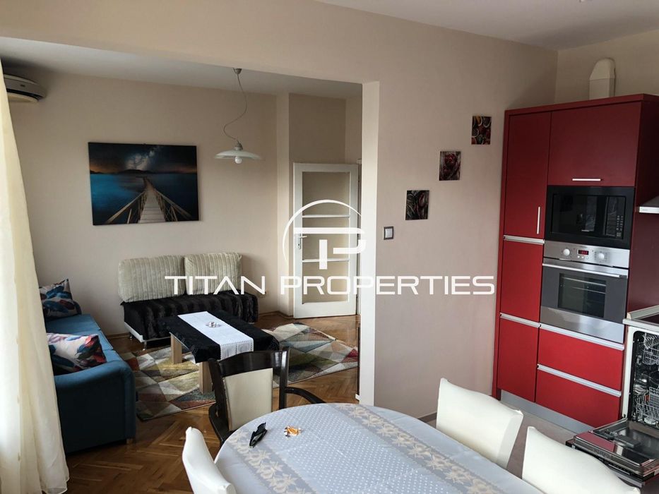 Дава се под наем Двустаен апартамент в Бургас, Център - 65 кв.м за 459 € - Снимка #1