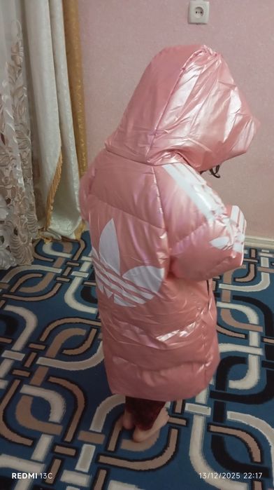 Qizaloqlar kurtkasi sotiladi