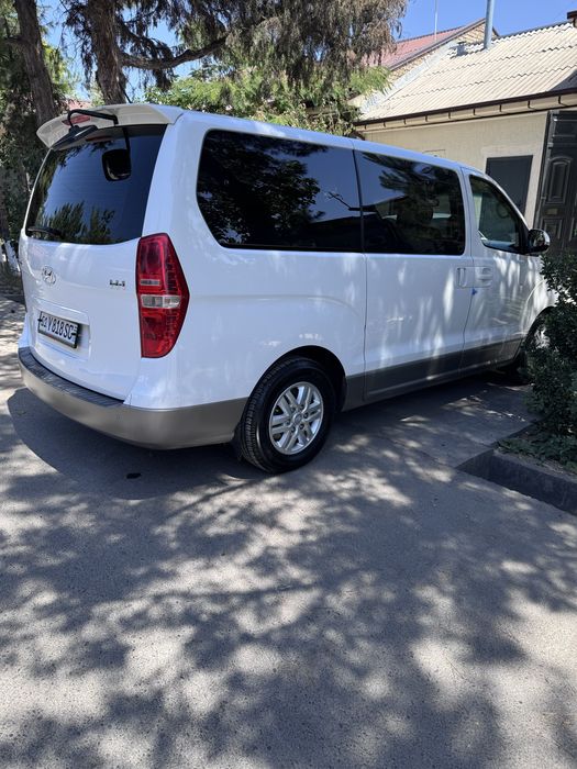 Hyundai Starex 2020 год,  бензин, пропан, каробка автомат