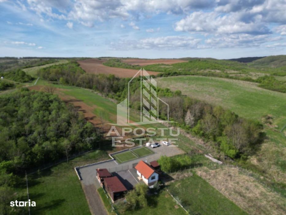 Casa de vacanta cu. teren 31.300  Nadas, 38 km de Timisoara.