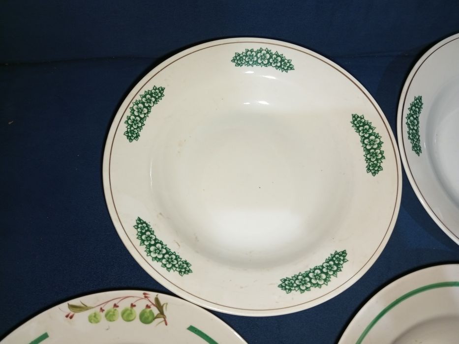 Новые советские тарелки, большие.