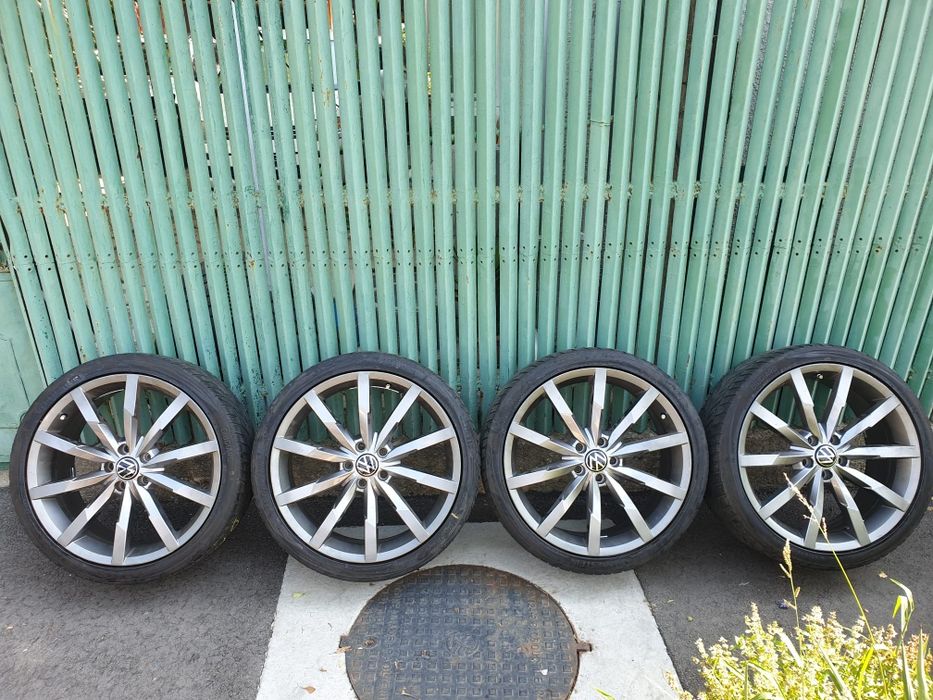 Vand roti 245 35 20 VW  model Monterey