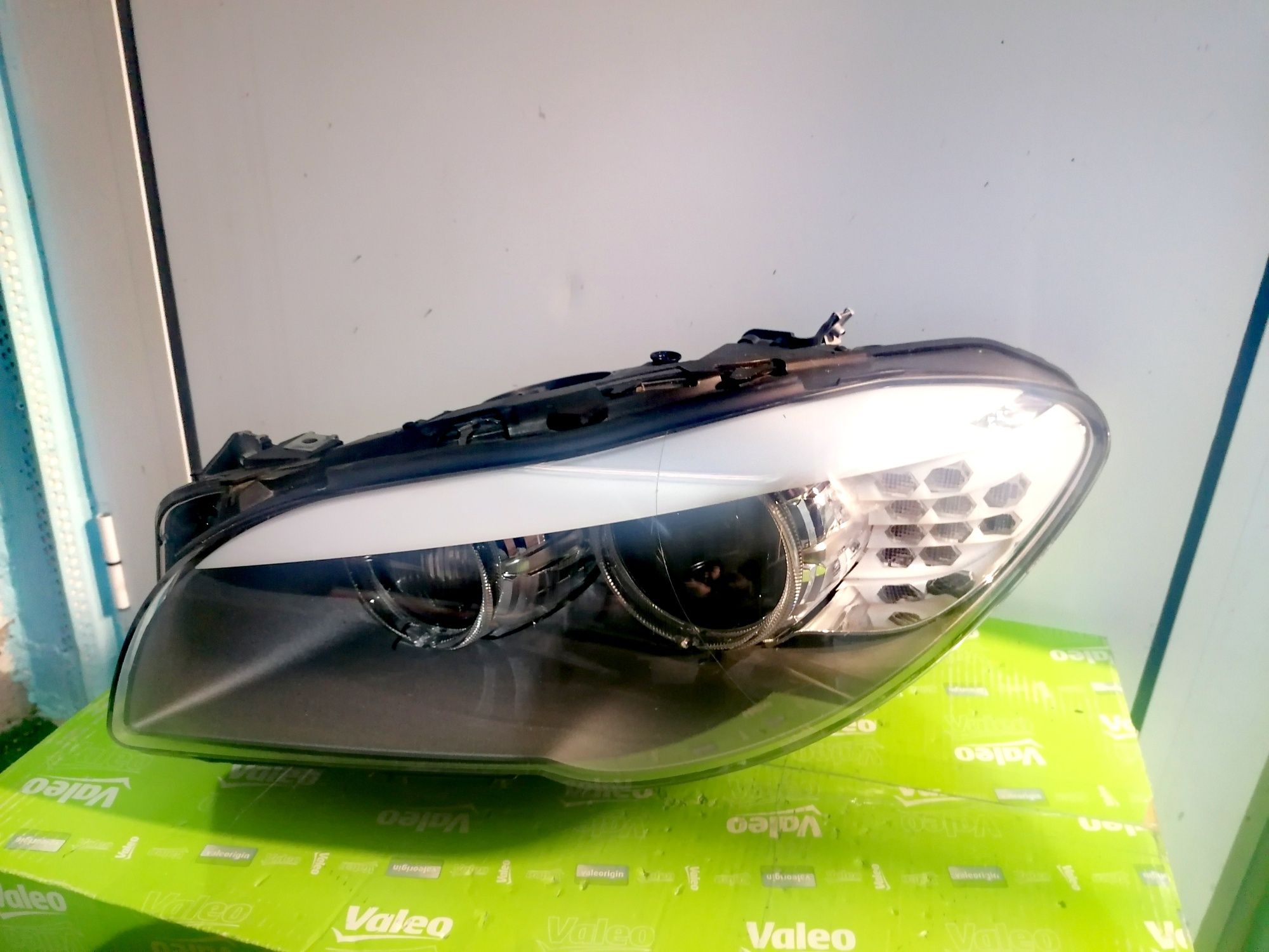 Фар фарове за BMW F10 F11 M5 / БМВ 5 Ф10 Ф11 Dynamic Xenon USA. гр ...