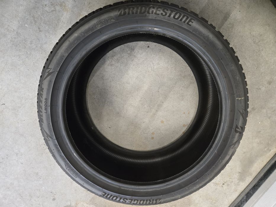 2buc Anvelope iarna 295 35 21 Bridgestone