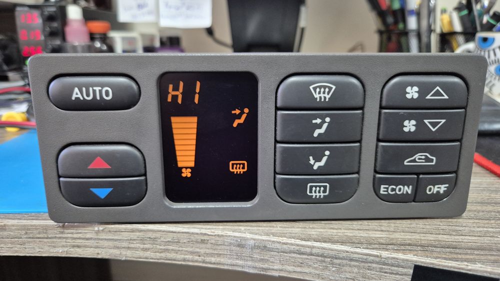 Дисплей за климатроник на автомобил Saab 93