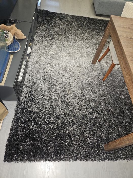 Голям рошав килим