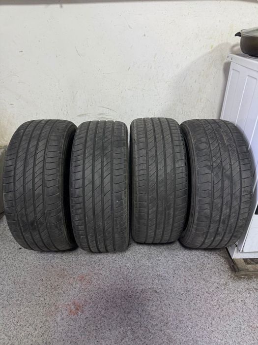 Продаю шины Kumho 225/45/17