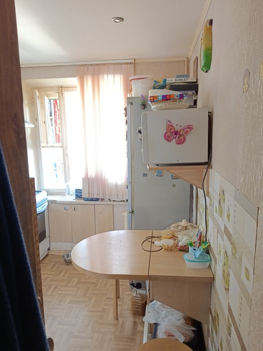 Продам 3 х комн . 4 -37 ,6 этаж.