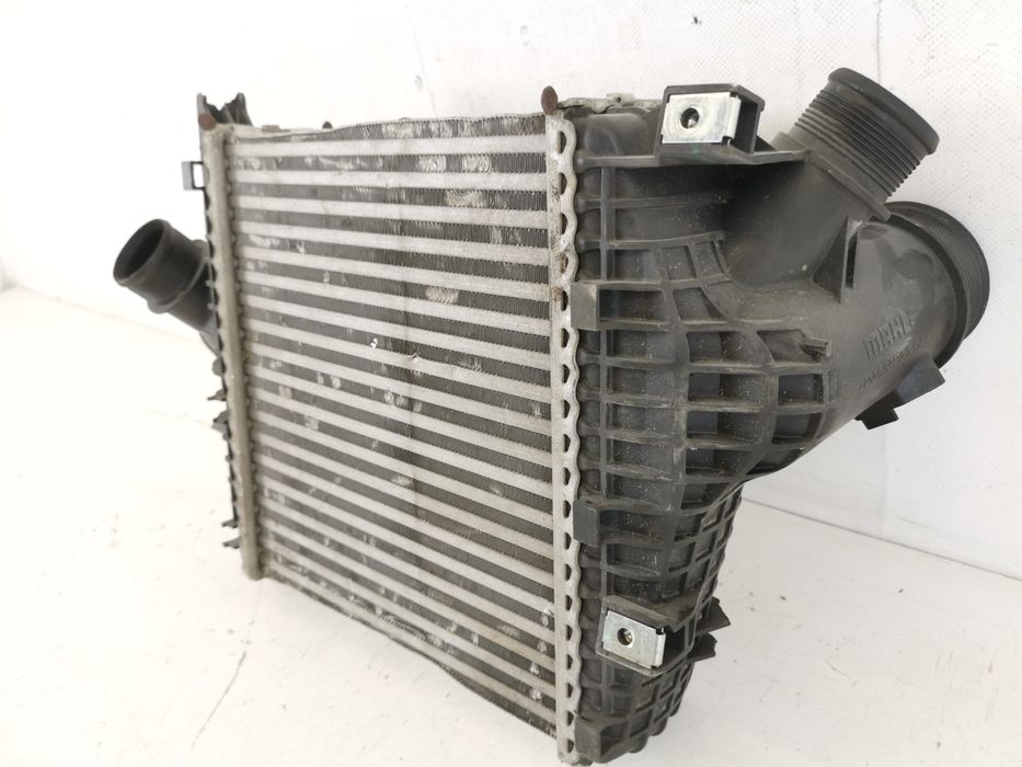 Радиатор Интеркулер Ауди Q7 / Audi Q7 4M , Q8 / Audi Q8 1 Оригинален,