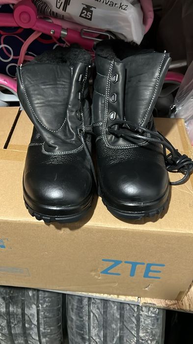 Продам спец обувь 41 размер