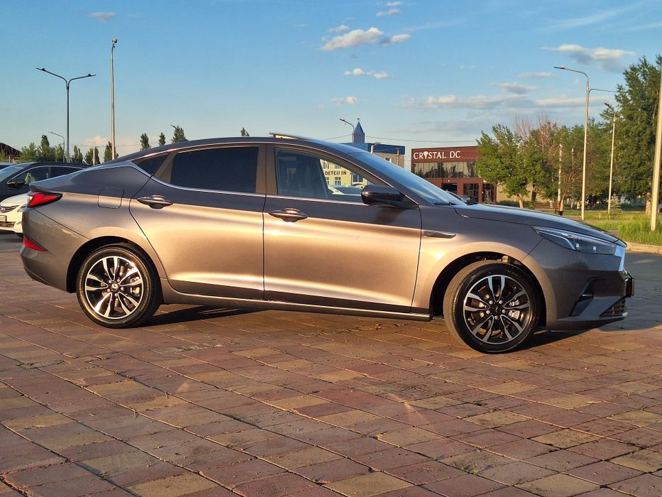 JAC J7 новый автомобиль