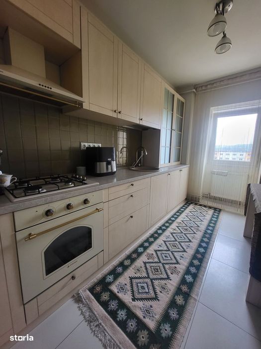 Apartament 3 camere superfinisat mobilat.