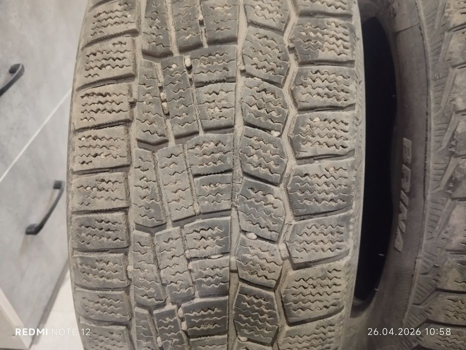 Продам 2шины липучка R14