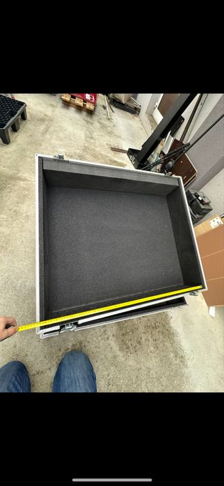 Vand Case pentru mixer  mai mare ,cu factura !