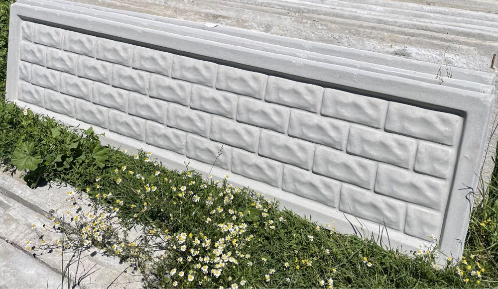 Placi pentru gard din beton
