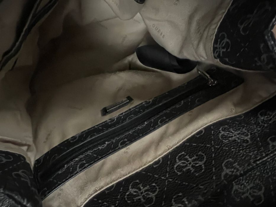 Раница Guess черна