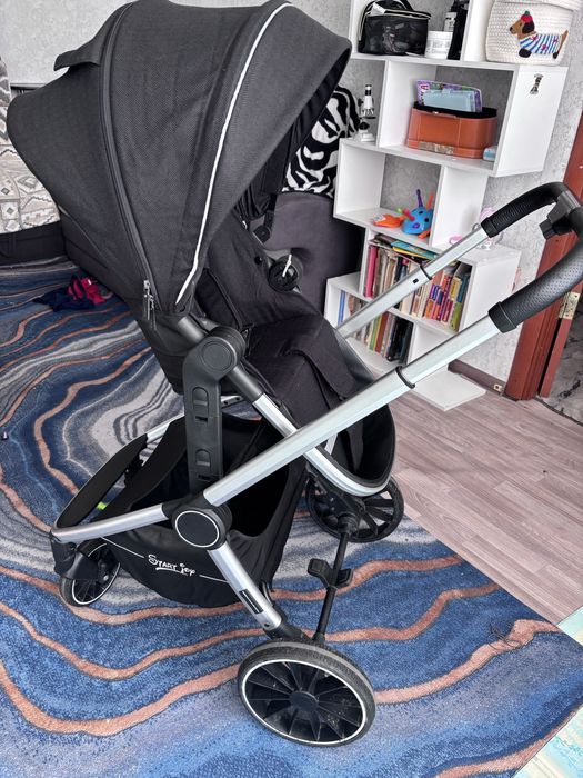 Продам коляску 3 в1