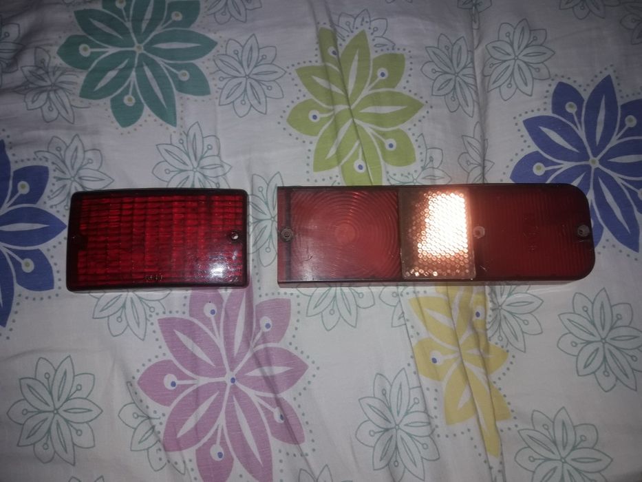 плафон задний - Москвич - противотуманка Плафон