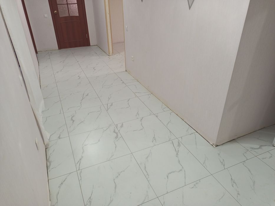 Укладка кафеля, керамики, мрамора.