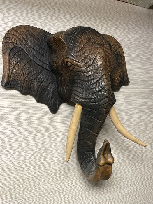Резное панно “Голова слона”