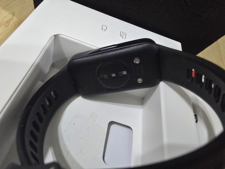 Смарт Гривна Huawei Band 10