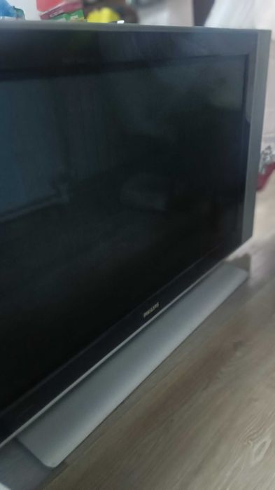 Телевизор плазма PHILIPS 20000тг