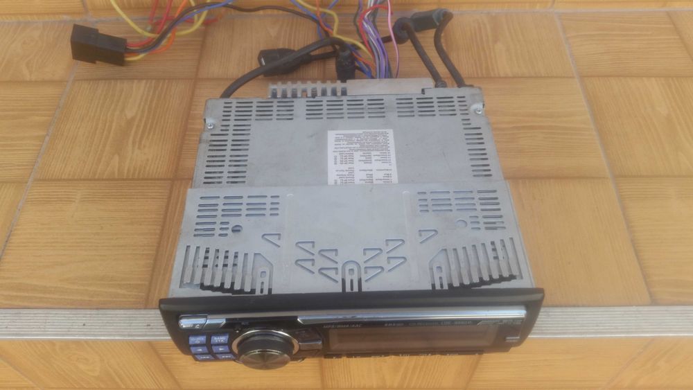Alpine CDE -9882 RI, USB