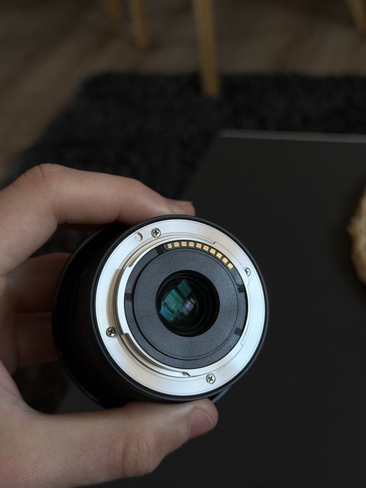 Широкоъгълен обектив SONY E 11mm F1.8
