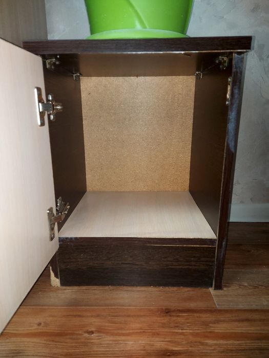 Тумбочка прикроватная