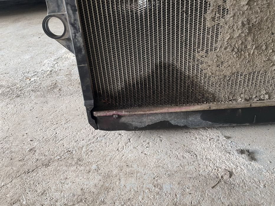 Радиатор на ланд крузер 200