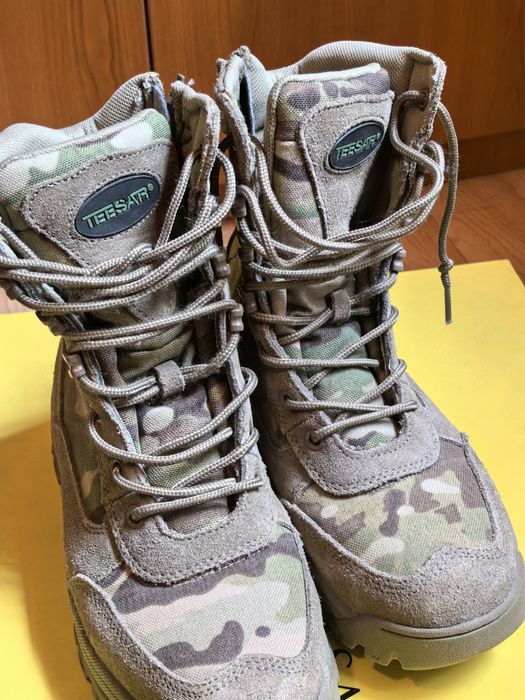 Bocanci militari