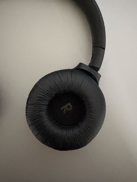 casti wirles JBL ca noi