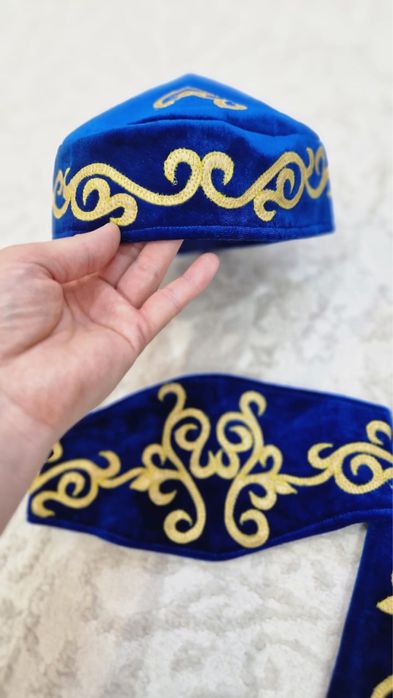 Ұлттық киім ою өрнектерімен